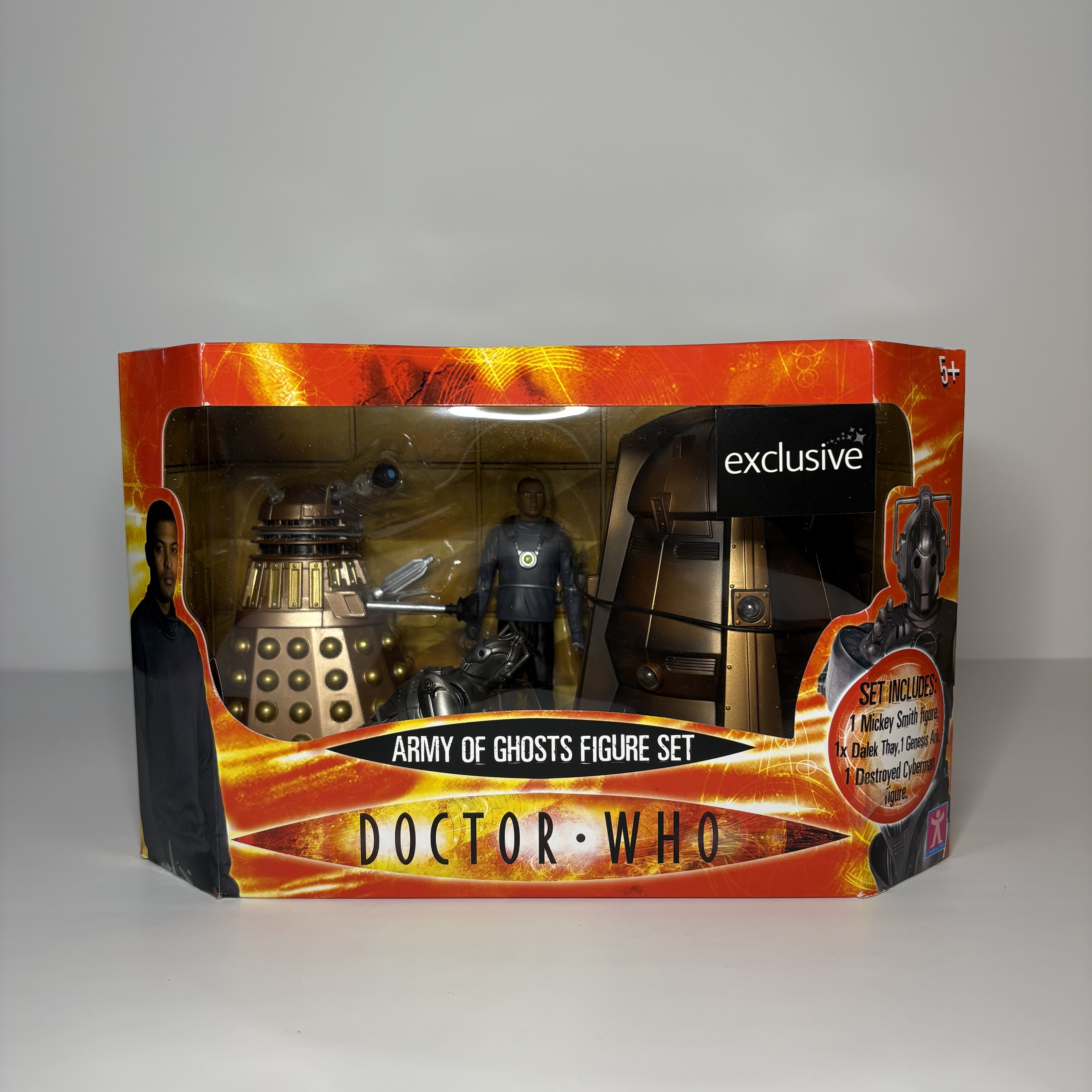 Army of Ghosts set - w/ Mickey Smith, Dalek Thay, Destroyed Cyberman, Genesis Ark